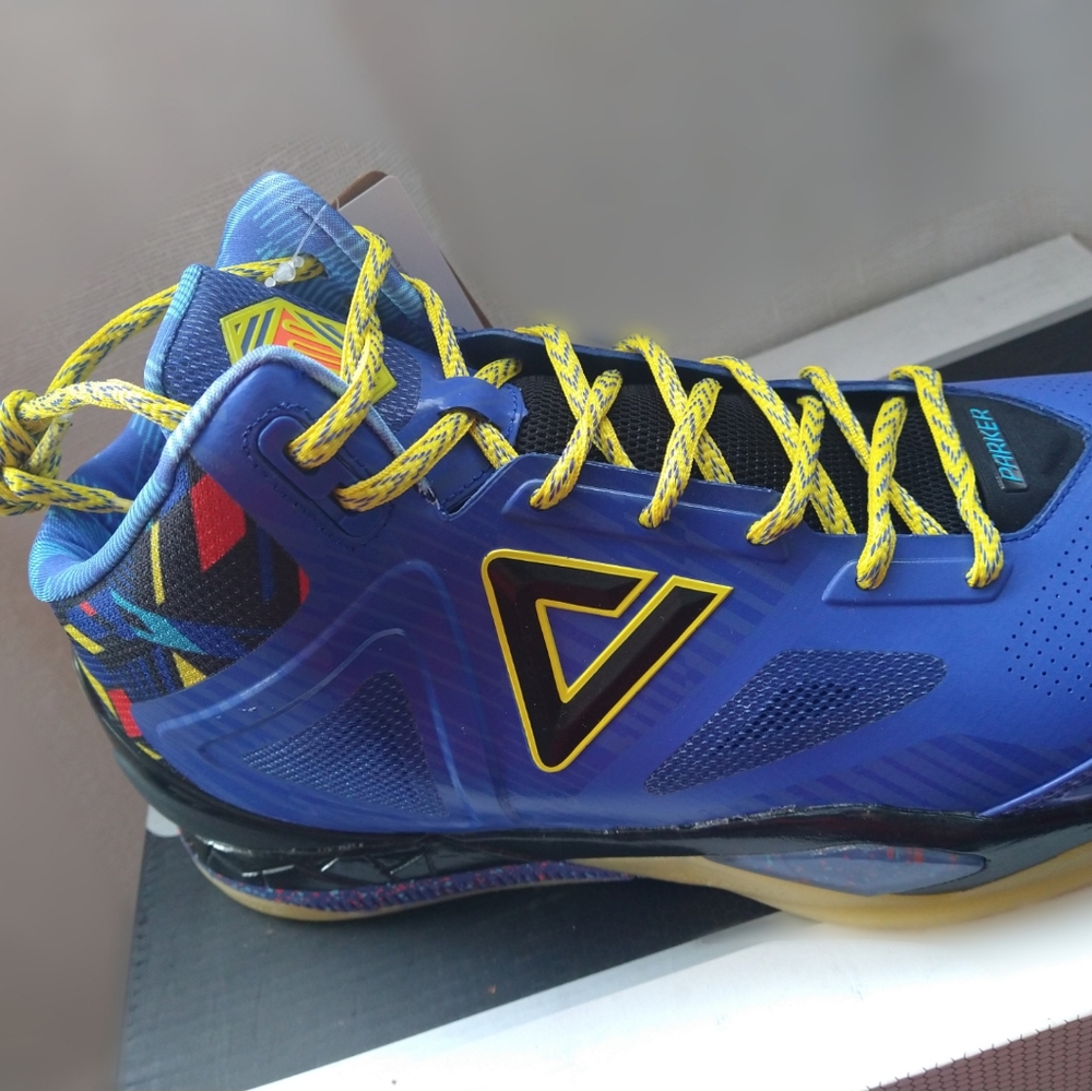 Tenis shoes